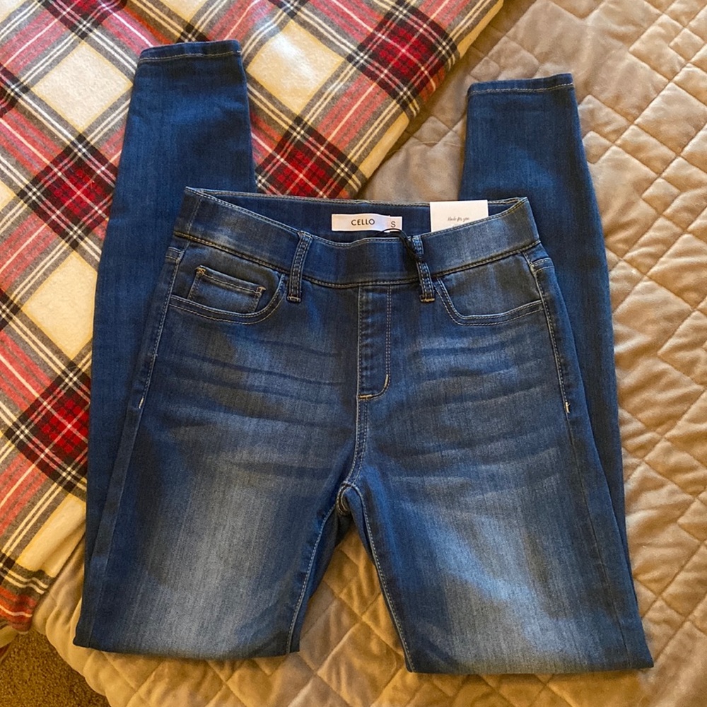 Cello NWT skinny jeans